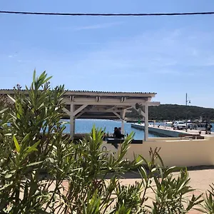 https://villa-il-blu-direkt-am-meer.primorje-gorskikotar.com